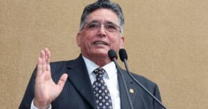 Justiça mantém o mandato do prefeito de Porto Seguro
