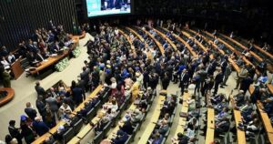 Levantamento aponta que maioria das votações no Congresso é feita de maneira simbólica e sem registros de voto