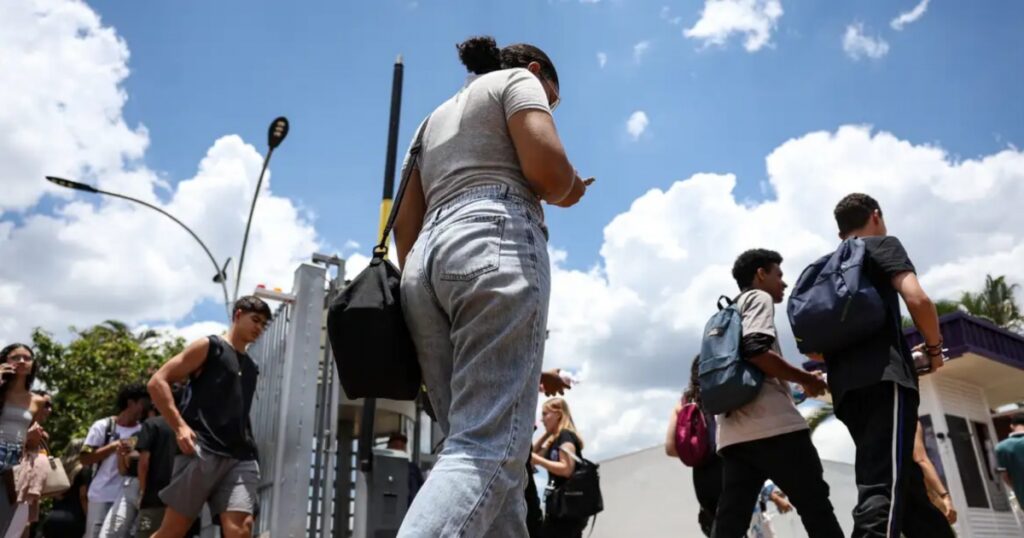 MEC inicia convocação da lista de espera do Fies para vagas remanescentes