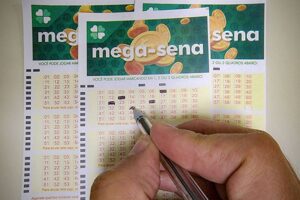 Mega-Sena acumula e prêmio principal vai para R$ 45 milhões