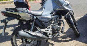 Mulher é detida com moto roubada em Patamares