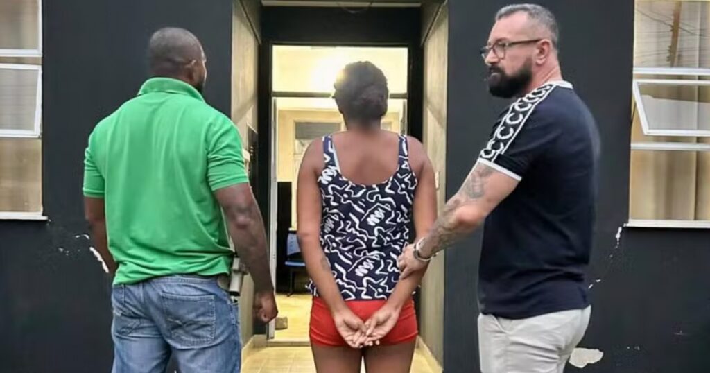 Mulher é presa por abandono de incapaz após deixar filhos sozinhos em casa por cinco dias