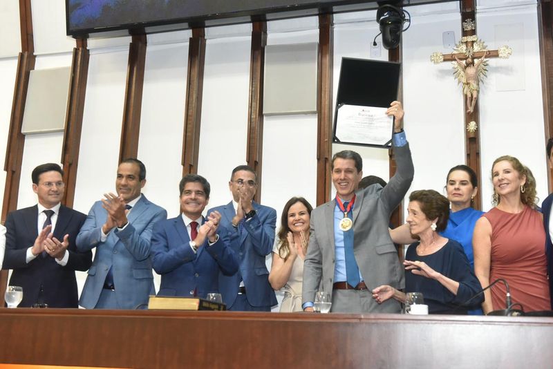 'Não tenho dúvidas da nossa vitória', diz Zé Cocá ao receber comenda na Assembleia 