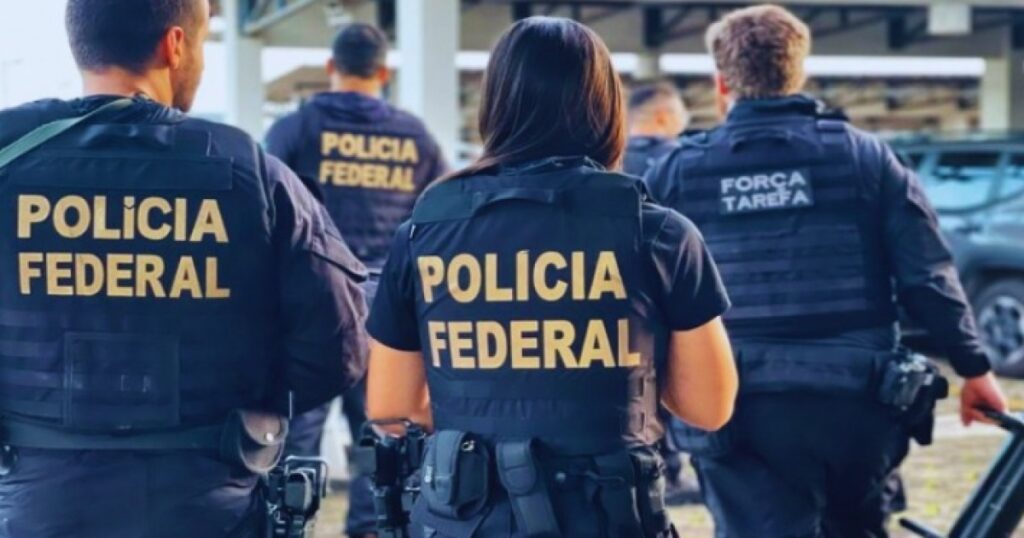PF faz busca em condomínio de Camaçari durante operação que investiga suposto desvio em merenda escolar na Bahia