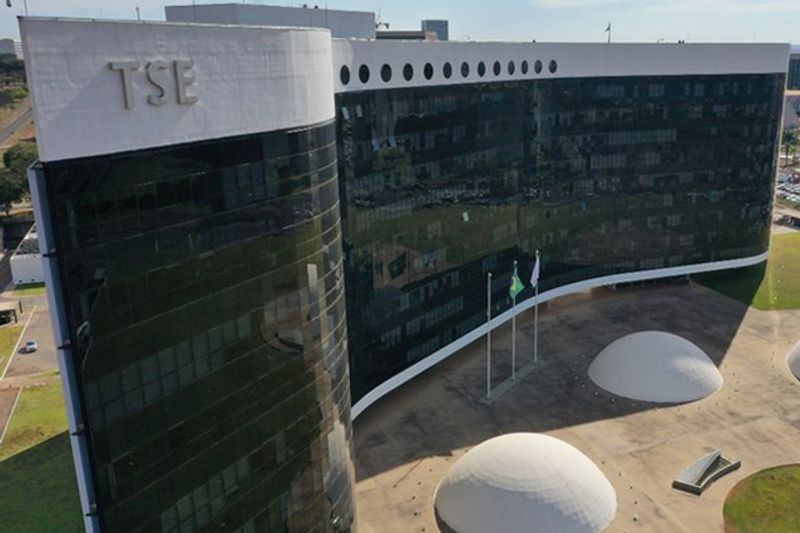 PL e PT intensificam disputa judicial no TSE antes do início oficial da campanha
