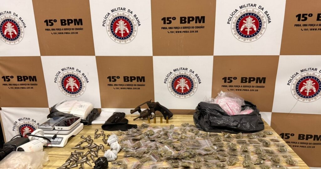 PM apreende arma, drogas e câmeras clandestinas durante ação em Itabuna
