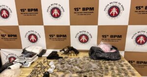 PM apreende arma, drogas e câmeras clandestinas durante ação em Itabuna