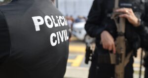 Polícia Civil prende suspeito em flagrante e cumpre mandados de prisão em Camaçari