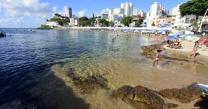 Prefeitura avança em projeto modelo de boias de proteção no Porto da Barra
