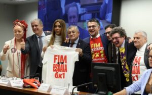 Presidente da comissão da 6x1 diz que mudança pode ficar 'só no papel' sem mais auditores do trabalho