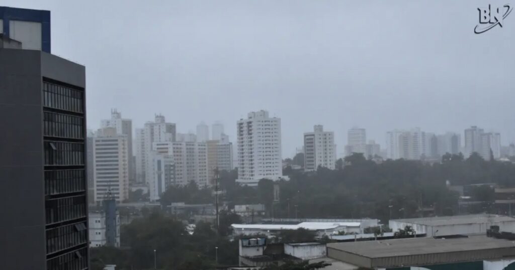Salvador registra 12 ameaças de desabamento e 6 de deslizamento durante fim de semana de chuvas fortes