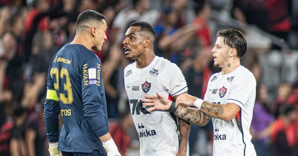Vitória e Athletico-PR fazem desempate em mata-matas da Copa do Brasil; relembre