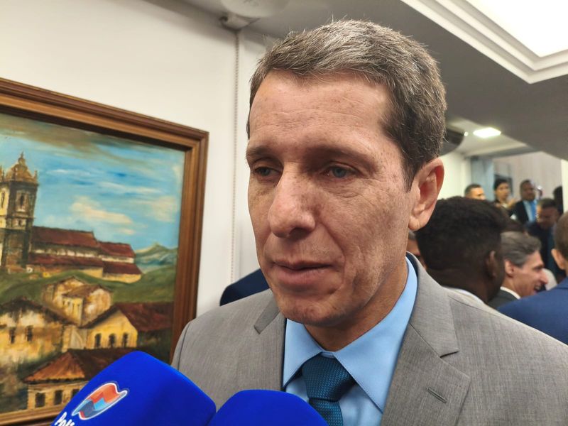 Zé Cocá chama Rui Costa de “perseguidor” e ironiza demora para avanço de aeroporto