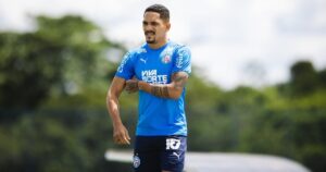 Bahia antecipa saída de Gilberto, que acerta em definitivo com o Athletico-PR