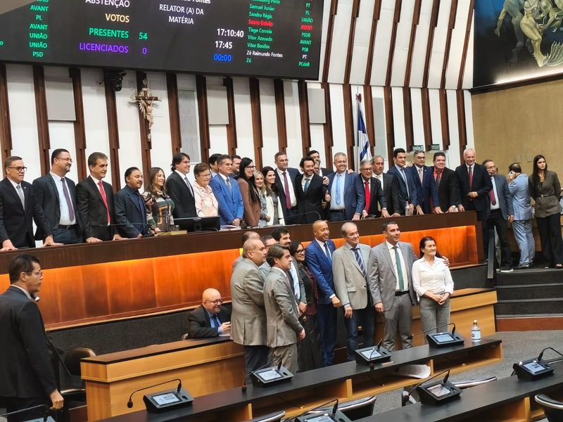 Camila Vasquez é eleita conselheira do TCM; ela é esposa do deputado Mário Negromonte Júnior 