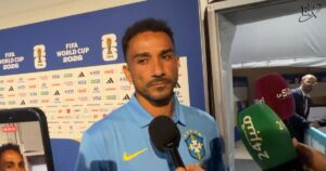Danilo aponta ansiedade do Brasil na estreia e faz crítica ao gramado: "A gente já sabia"
