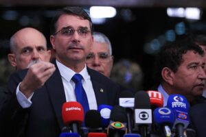 Especialistas apontam desconhecimento do sistema de segurança pública em plano de Flávio Bolsonaro