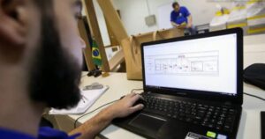 Governo veta projeto aprovado pelo Senado que cria contrato de primeiro emprego