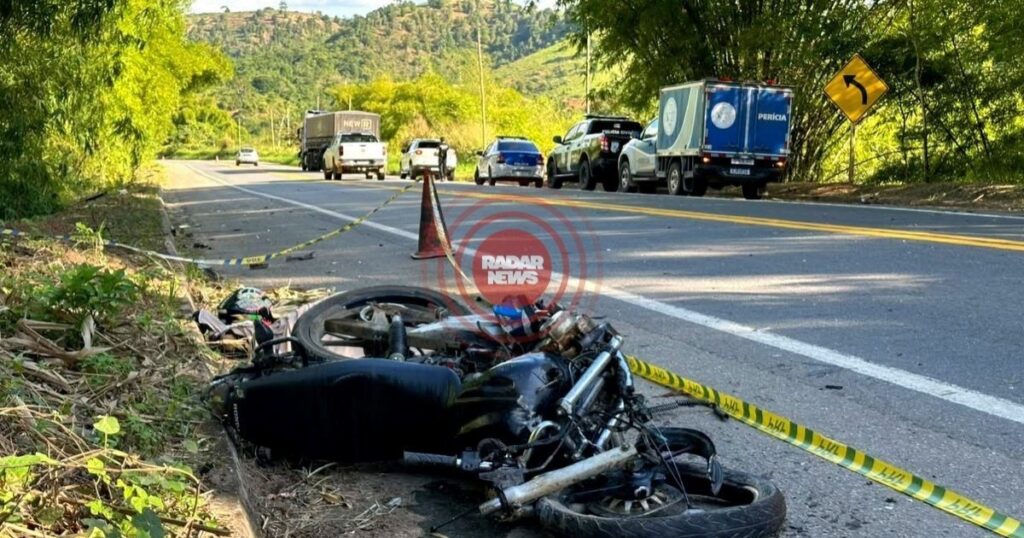 Jovem de 24 anos morre em colisão frontal na BR-101 em Eunápolis