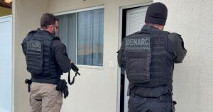 Loja usada como fachada para tráfico é alvo de operação em Vitória da Conquista; três pessoas são presas