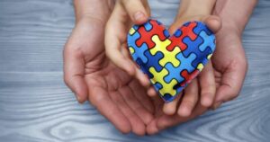 MP-BA aciona Justiça para obrigar Cícero Dantas a oferecer terapias multidisciplinares a crianças com autismo
