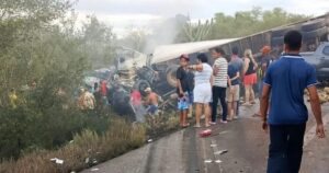Motorista de caminhão envolvido em acidente na BR-116 é preso por homicídio doloso