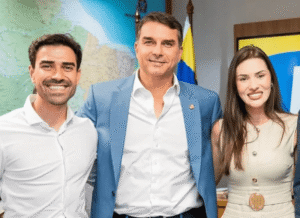 Prefeito de Luis Eduardo Magalhães grava vídeo reafirmando apoio a Flávio Bolsonaro