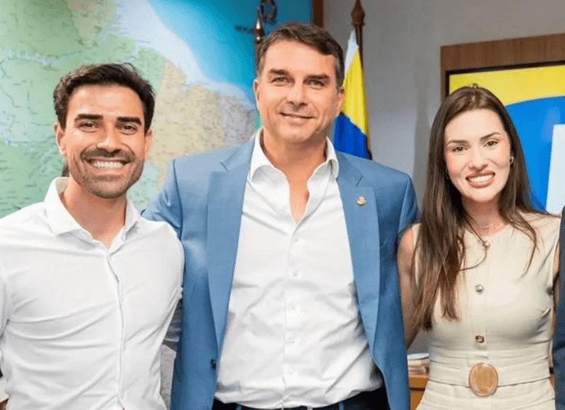 Prefeito de Luis Eduardo Magalhães grava vídeo reafirmando apoio a Flávio Bolsonaro