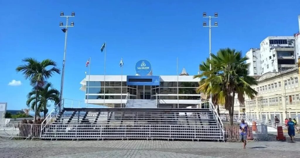 Prefeitura de Salvador decreta expediente até meio-dia na próxima segunda devido a jogo do Brasil