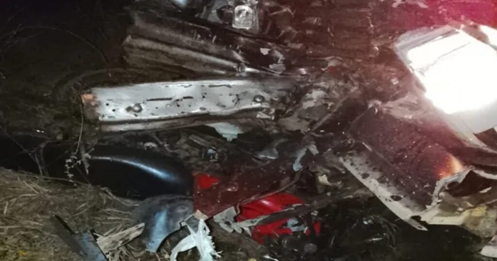 Acidente envolvendo motocicleta e caminhonete na BA-026 deixa dois mortos