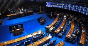 Ampla maioria deseja a redução da jornada 6x1 para aproveitar tempo livre, mas Senado não deve votar projeto