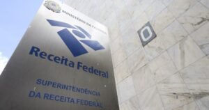 Arrecadação com imposto sobre dividendos fica abaixo do previsto e governo reduz estimativa para 2026