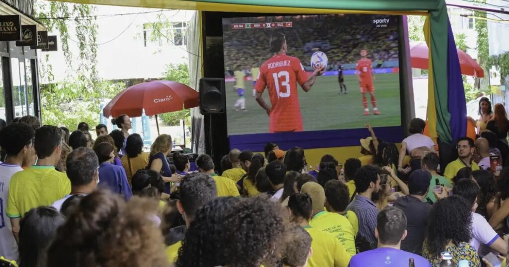 Bares e restaurantes estimam alta de 20% no faturamento com avanço do Brasil na Copa do Mundo