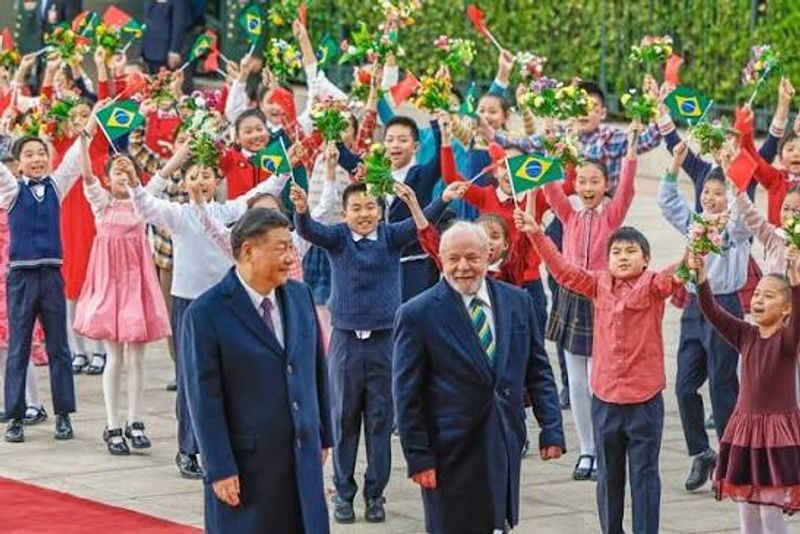 Brasileiros se dividem entre visão favorável e desfavorável da China, diz levantamento
