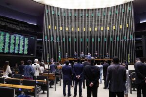 Câmara oculta autoria de R$ 1,3 bi em emendas e afronta STF, diz relatório