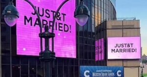 Cantora Taylor Swift oficializa união com Travis Kelce em cerimônia no Madison Square Garden