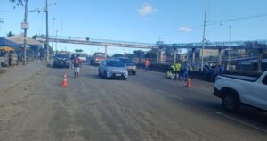Cinco dias após fechamento da cratera, trecho da BR-324 próximo a Feira de Santana é interditado para avaliações