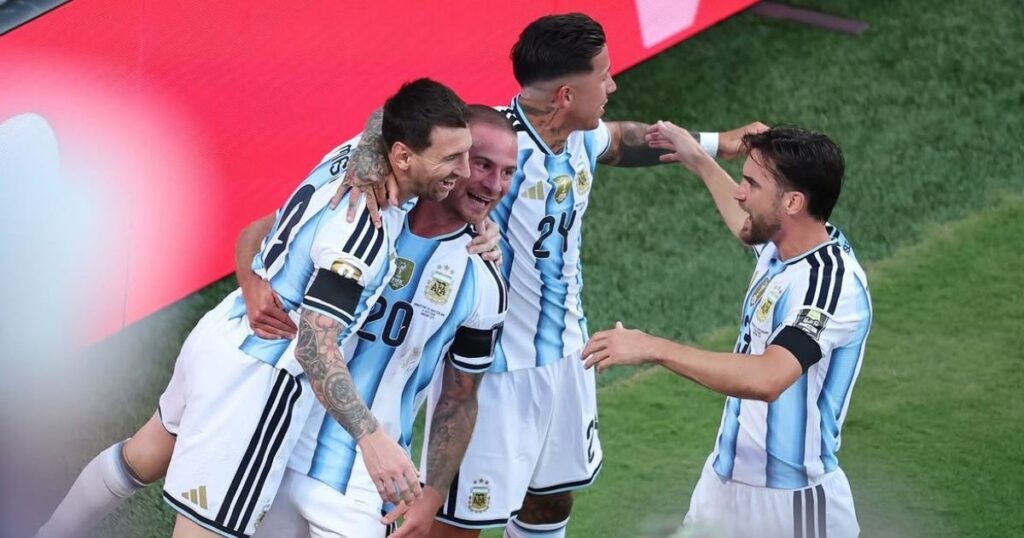 Com um a mais, Argentina vence a Suíça na prorrogação e enfrenta a Inglaterra na semifinal da Copa