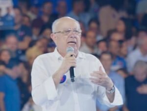 Cortejado por Jerônimo, Zé Ronaldo diz que governador "só assina papel que não vai para lugar nenhum"