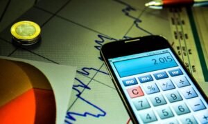 Economia desacelera, e governo contra-ataca com estímulos pré-eleitorais