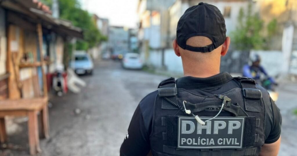 Foragido por homicídio cometido em Aracaju é preso em Camaçari durante operação policial