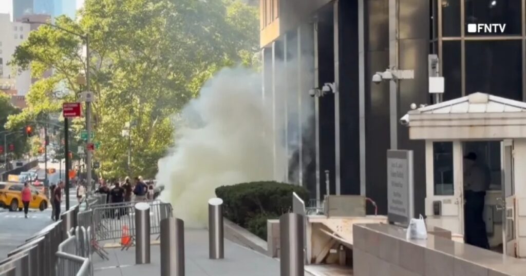 Homem detona artefato explosivo em frente a prédio do ICE, em Nova York