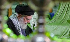 Irã prepara funeral de Ali Khamenei; regime espera mobilizar até 20 milhões de pessoas