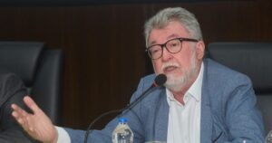 Jerônimo nomeia João Carlos Oliveira como novo secretário de Desenvolvimento Econômico