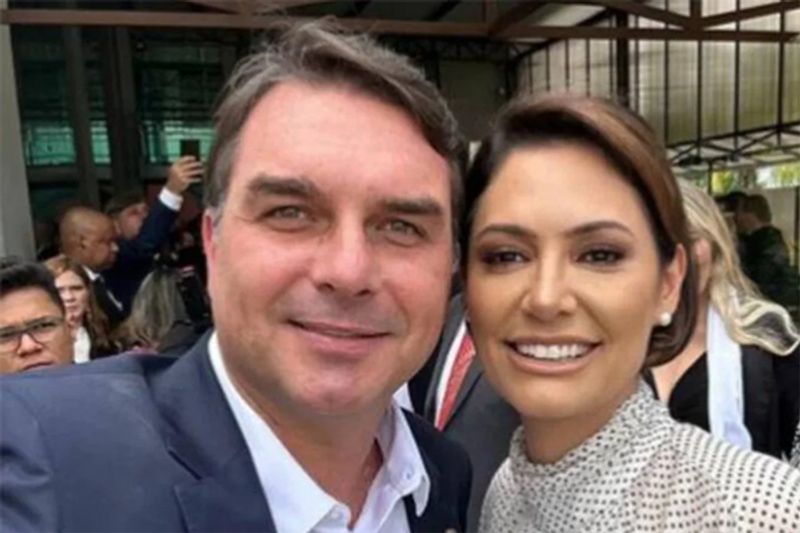 Michelle não dá sinal de trégua, e Flávio Bolsonaro já admite ausência de ex-primeira-dama na campanha