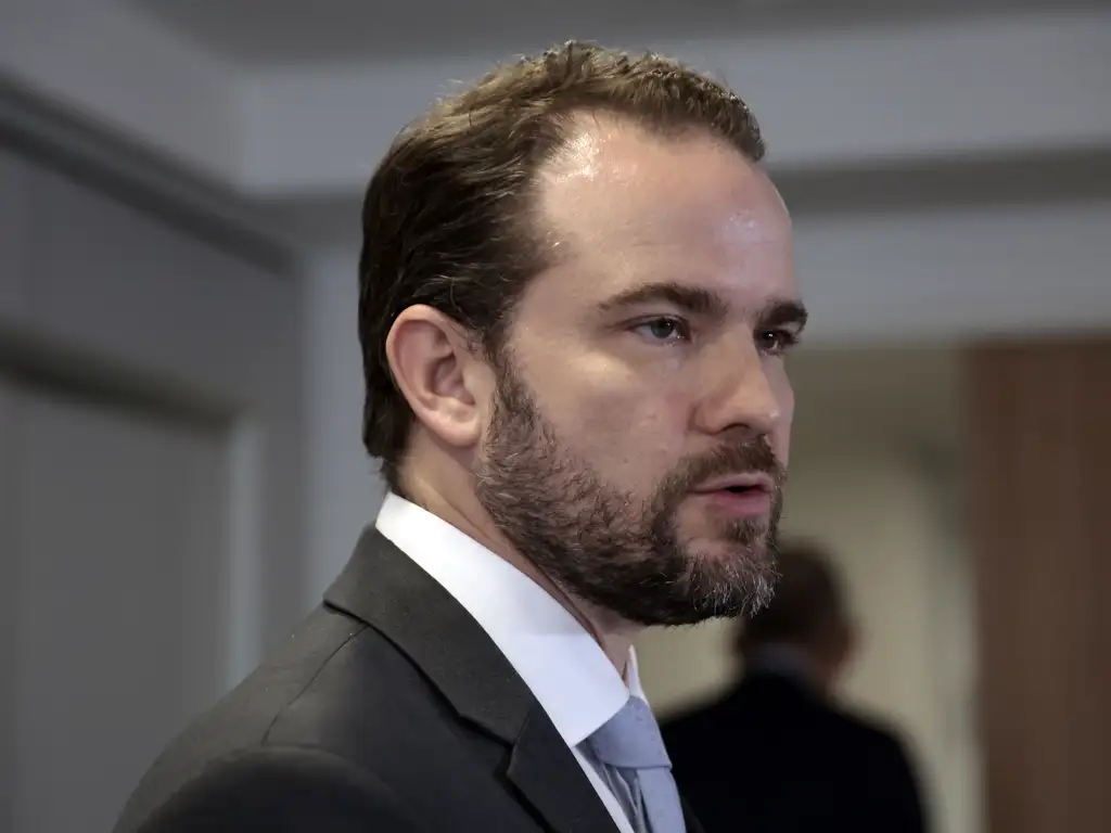 Ministro da Fazenda critica sanções dos EUA contra o PCC