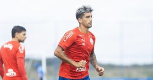 Nacional tenta 'transferir empréstimo' de Kike Olivera, mas Bahia veta saída; entenda