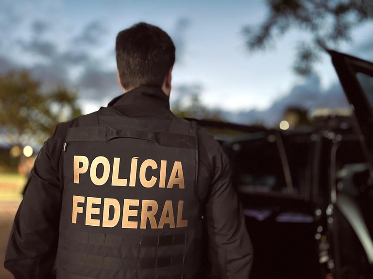 PF deflagra megaoperação em 15 estados e cumpre quase 300 mandados contra facções criminosas