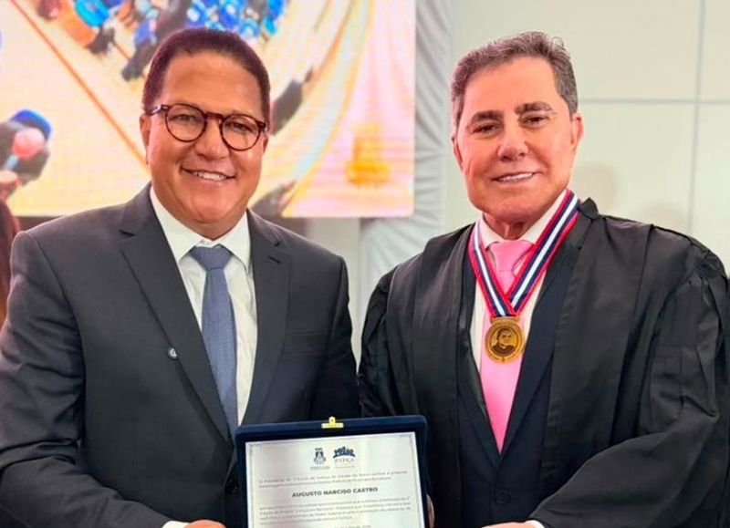 Prefeito Augusto Castro recebe homenagem do Tribunal de Justiça da Bahia e destaca parceria em favor da população