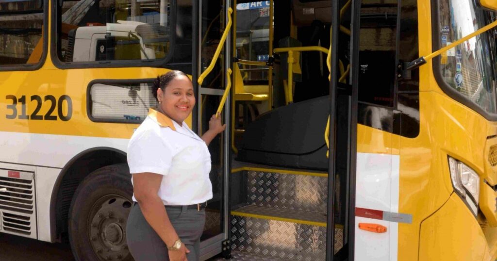 Prefeitura de Salvador anuncia linhas expressas operadas por mulheres durante a Copa do Mundo Feminina de 2027